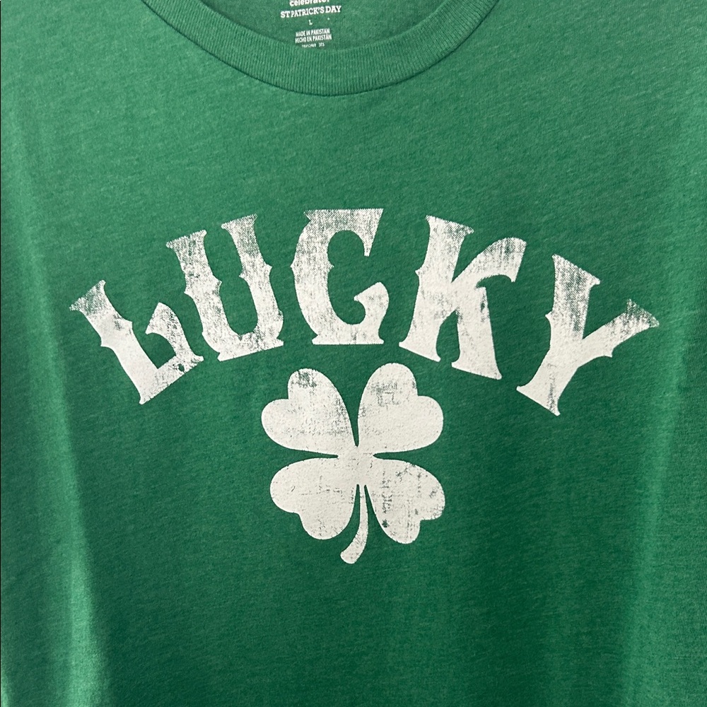 Great Green St Patrick’s Day Lucky Graphic T-Shirt size L - Picture 6 of 6